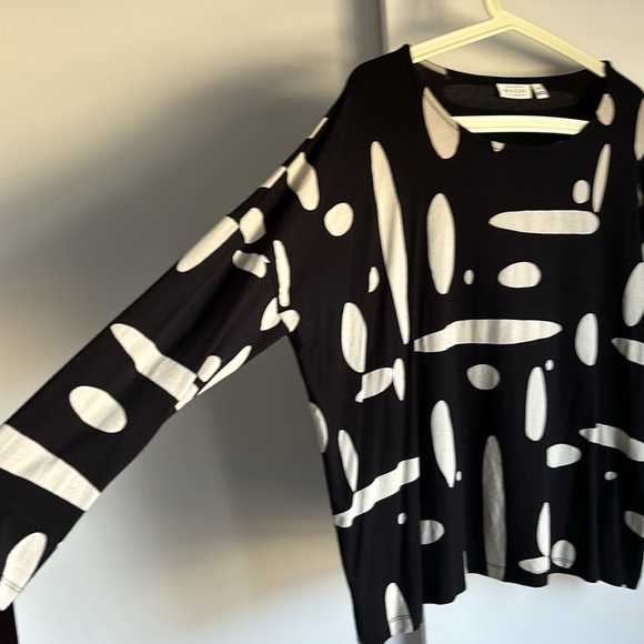 Masai abstract top - Picture 2 of 3